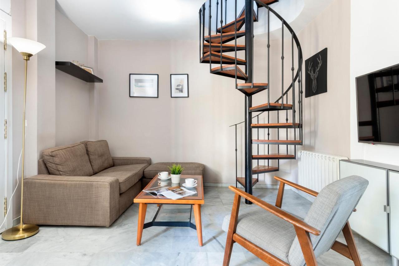 Apartamento Con Terraza En Sevilla Centro By Rent Me Exterior photo